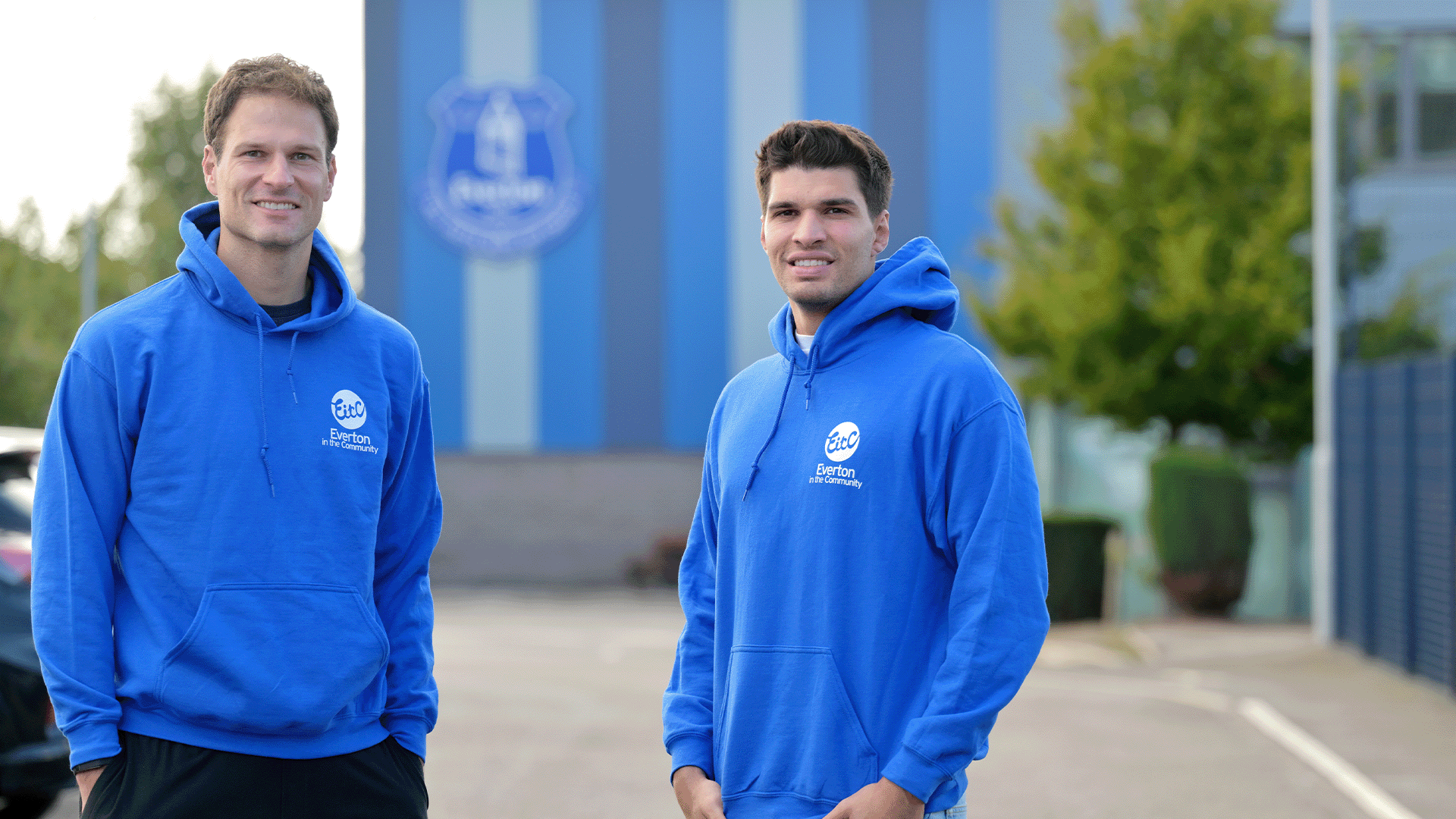 Goalkeeping Pair Take Part In EitC’s Safe Zone Session