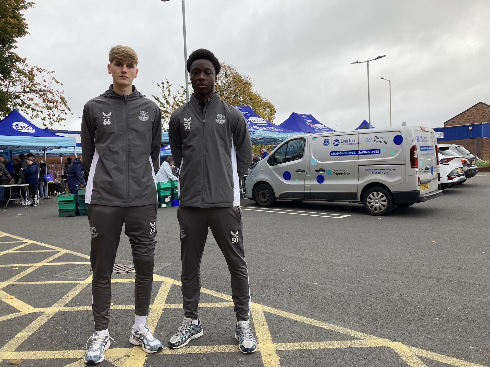 Everton U18s Commit Year-Long Support To Food Pantry 