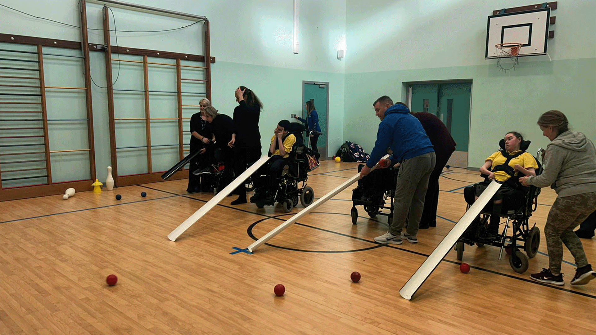 Everton Ambassador visits Disability Programme for 35th Anniversary