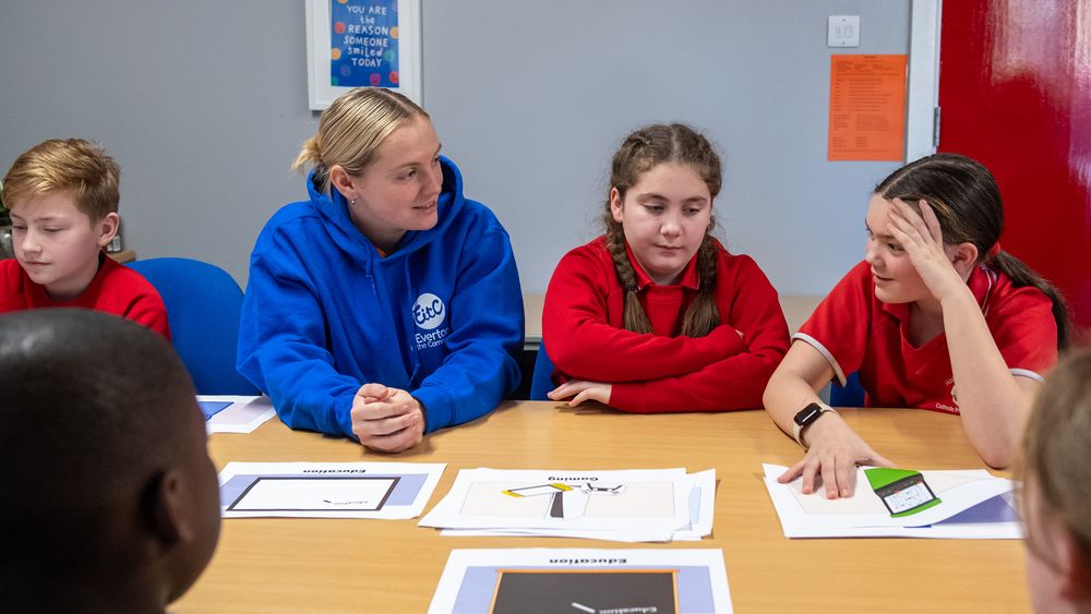 Everton In The Community VIDEO Everton Women Celebrate Safer Internet Day With EitC